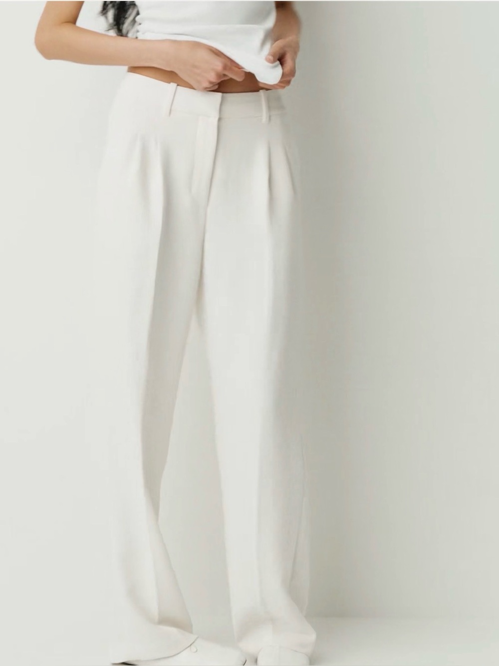 BNWOT The Effortless Pant™ - Crepette™ | Light Birch - Size 2 ARITZIA Wilfred